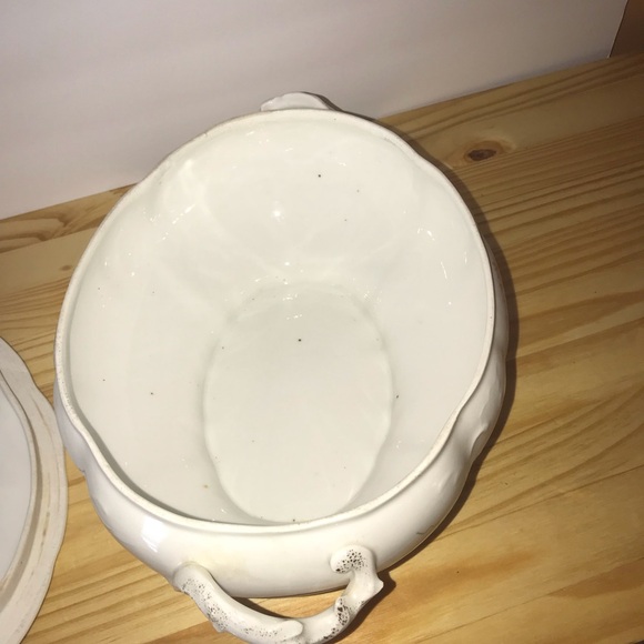 Vintage porcelain casserole dish - Picture 4 of 8